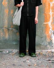 Load image into Gallery viewer, Pleated trousers | Black twill
